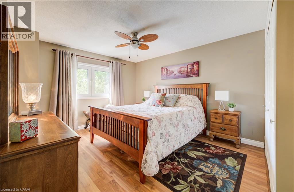 135 ROYAL ORCHARD Drive thumbnail 32