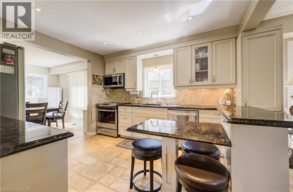 135 ROYAL ORCHARD Drive thumbnail 11