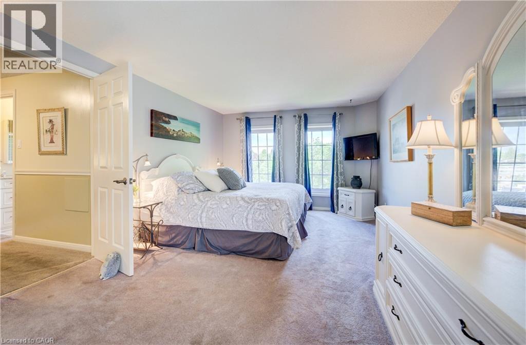 135 ROYAL ORCHARD Drive thumbnail 22