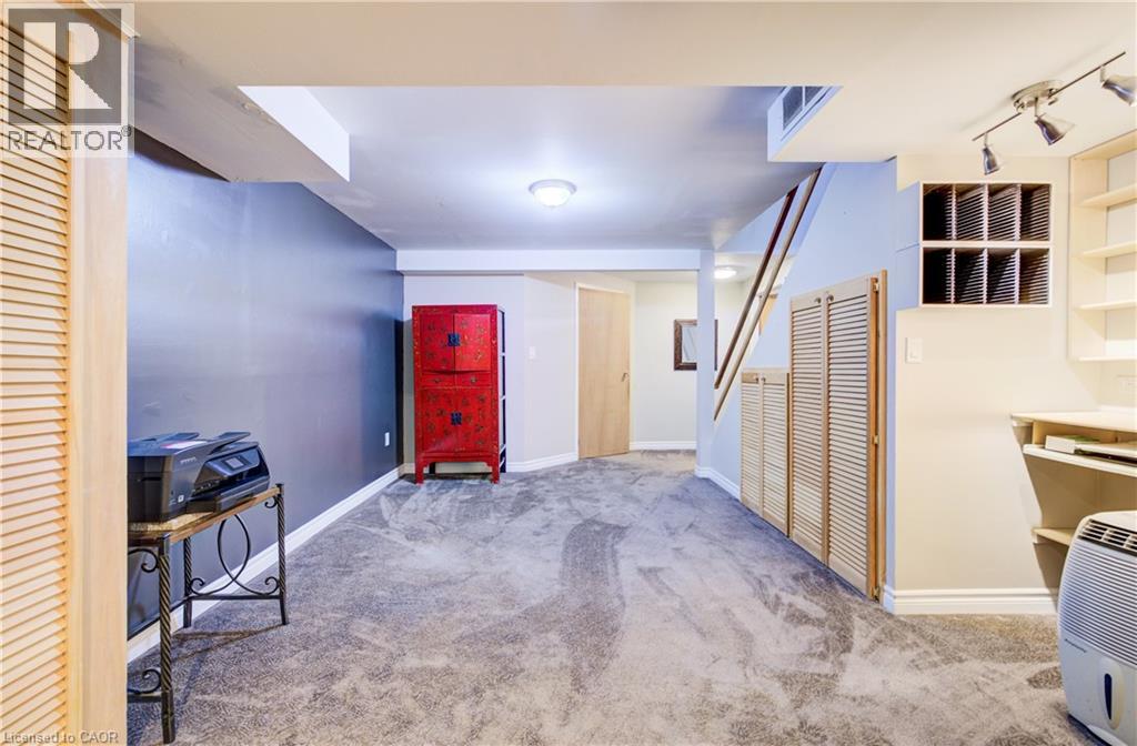 135 ROYAL ORCHARD Drive thumbnail 37