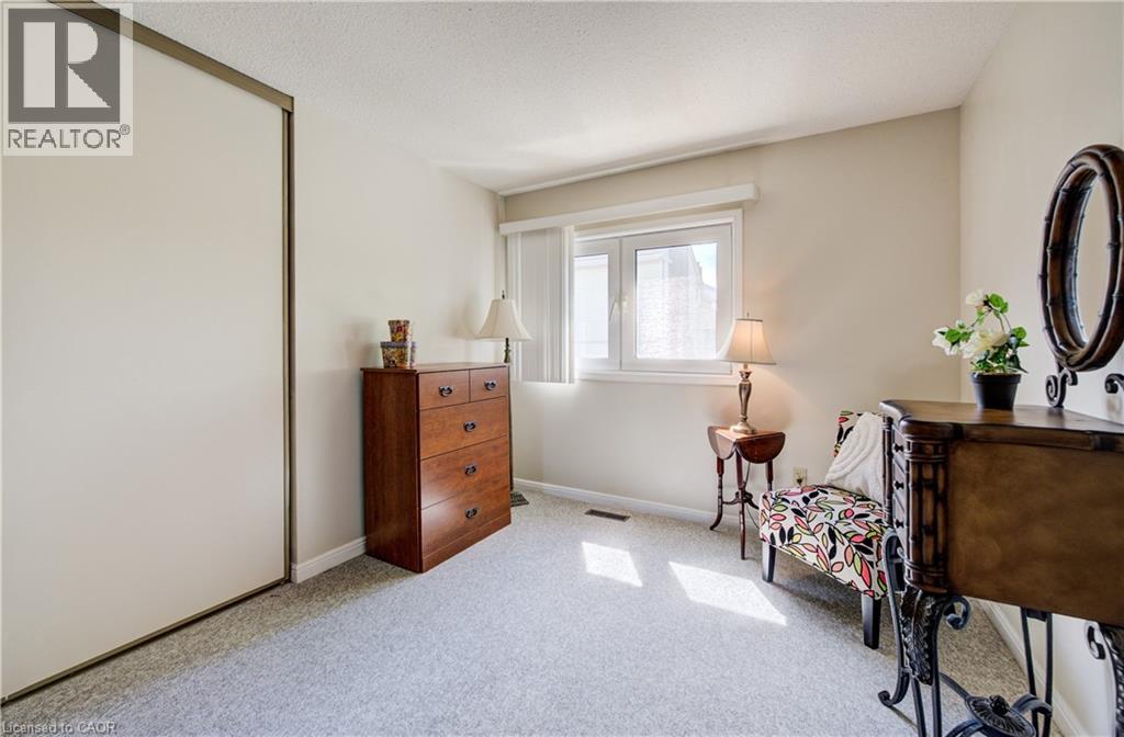 135 ROYAL ORCHARD Drive thumbnail 29