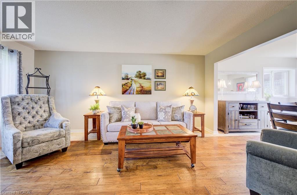 135 ROYAL ORCHARD Drive thumbnail 5