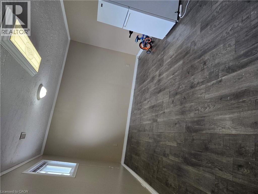 261 OVERLEA Drive thumbnail 10