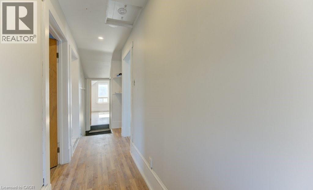 11 SIMCOE Street thumbnail 16