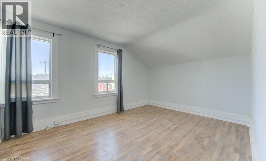 11 SIMCOE Street thumbnail 17