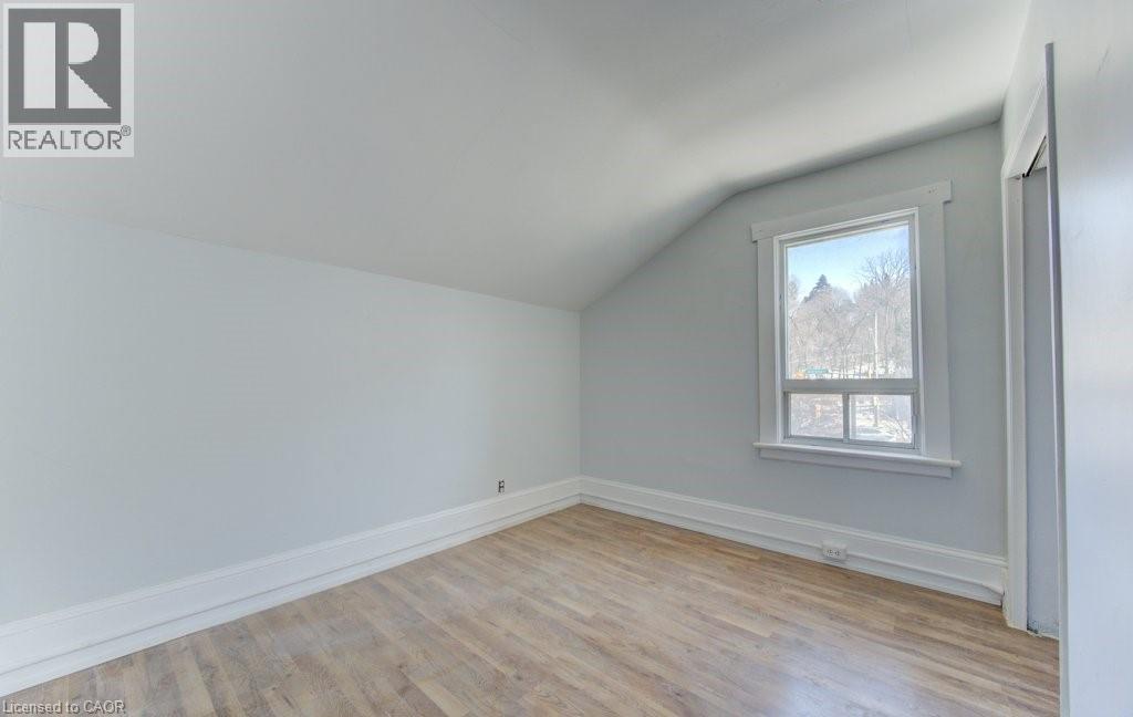 11 SIMCOE Street thumbnail 19