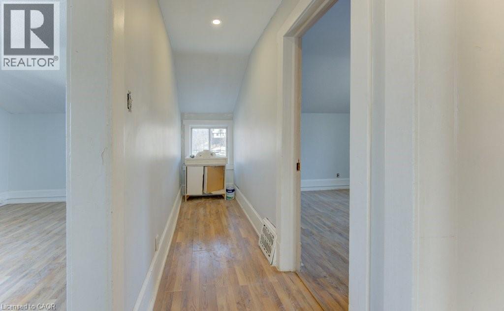 11 SIMCOE Street thumbnail 15