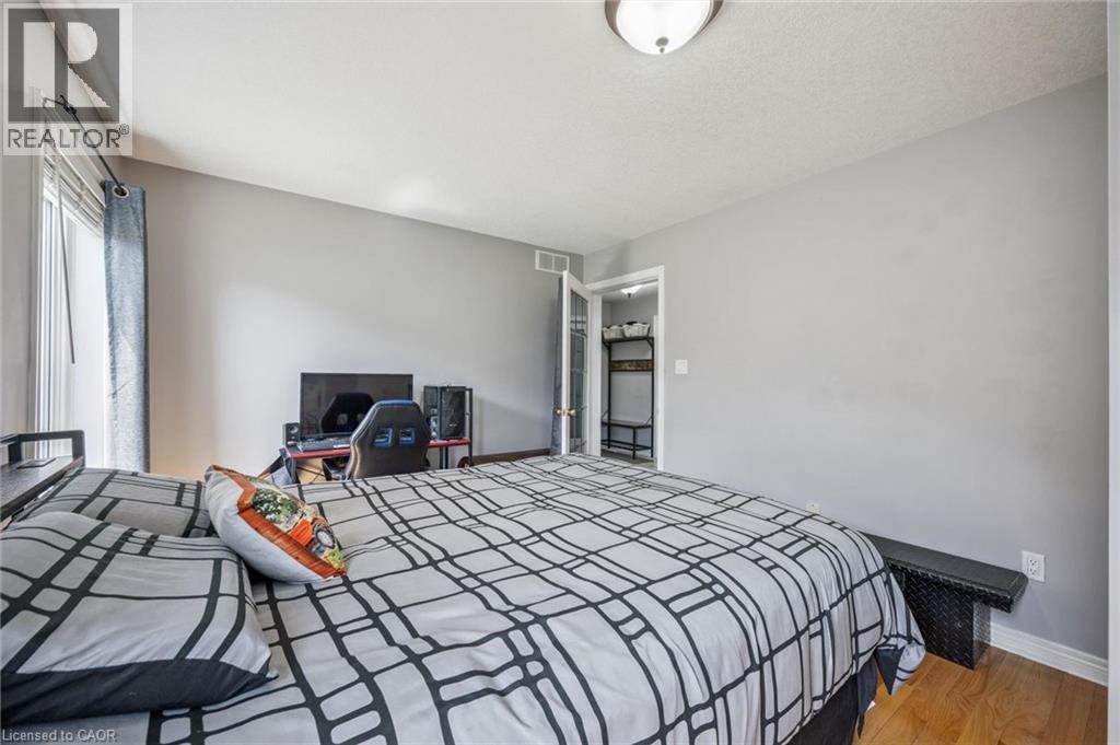 15 ZINKANN Crescent thumbnail 17