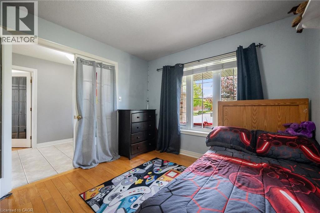 15 ZINKANN Crescent thumbnail 18