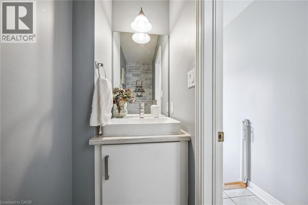 15 ZINKANN Crescent thumbnail 20