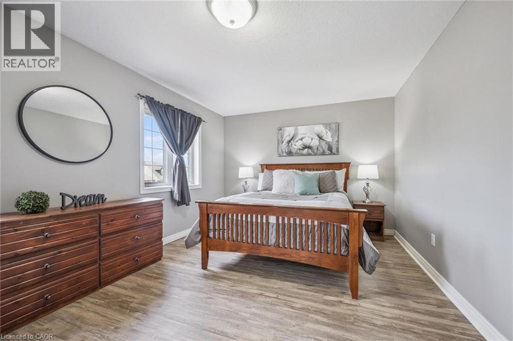 15 ZINKANN Crescent thumbnail 21