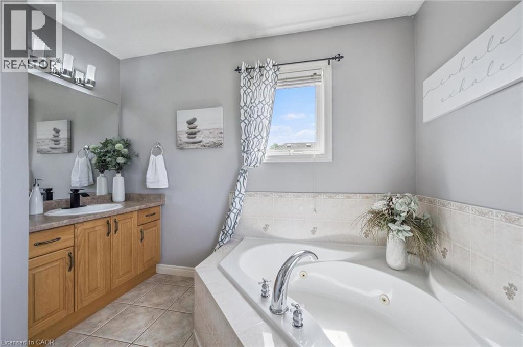 15 ZINKANN Crescent thumbnail 23