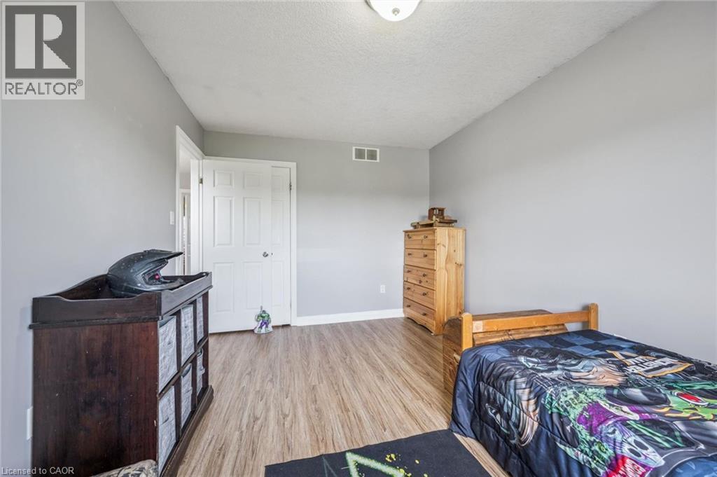 15 ZINKANN Crescent thumbnail 26
