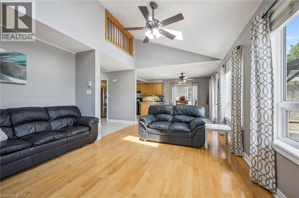 15 ZINKANN Crescent thumbnail 9