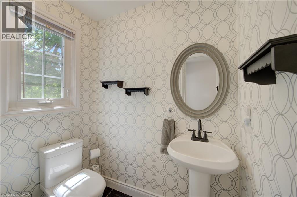 375 HOLIDAY INN Drive Unit# 9 thumbnail 4