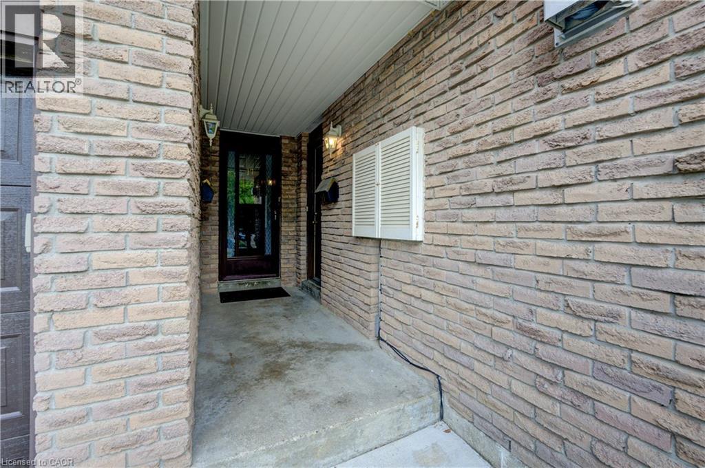 19 HILLBROOK Crescent thumbnail 3
