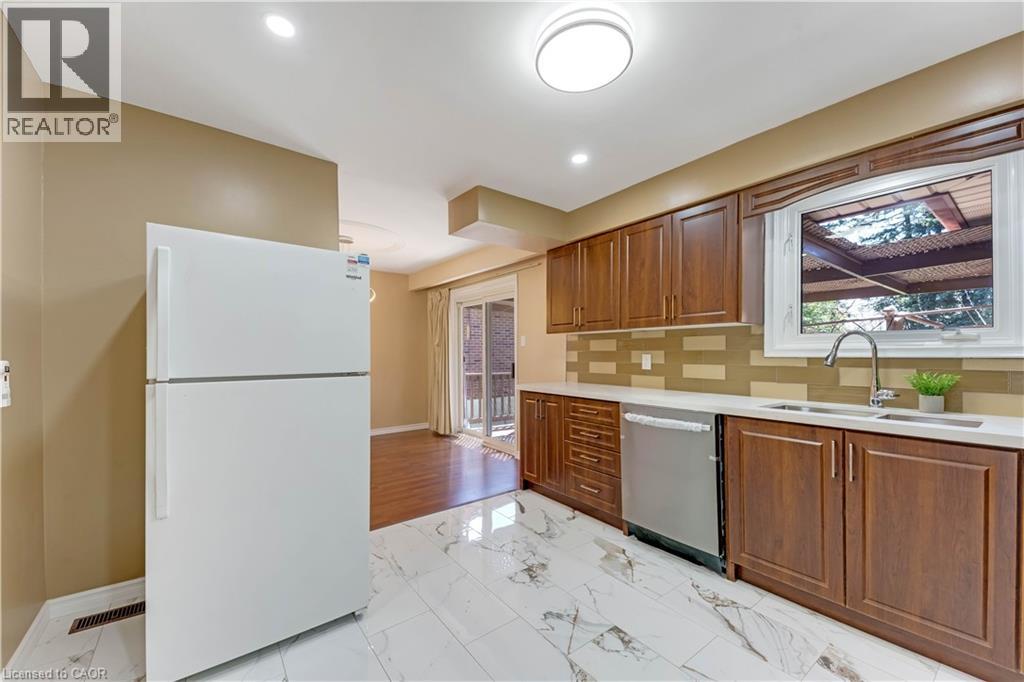 402 LAKEVIEW Drive thumbnail 11