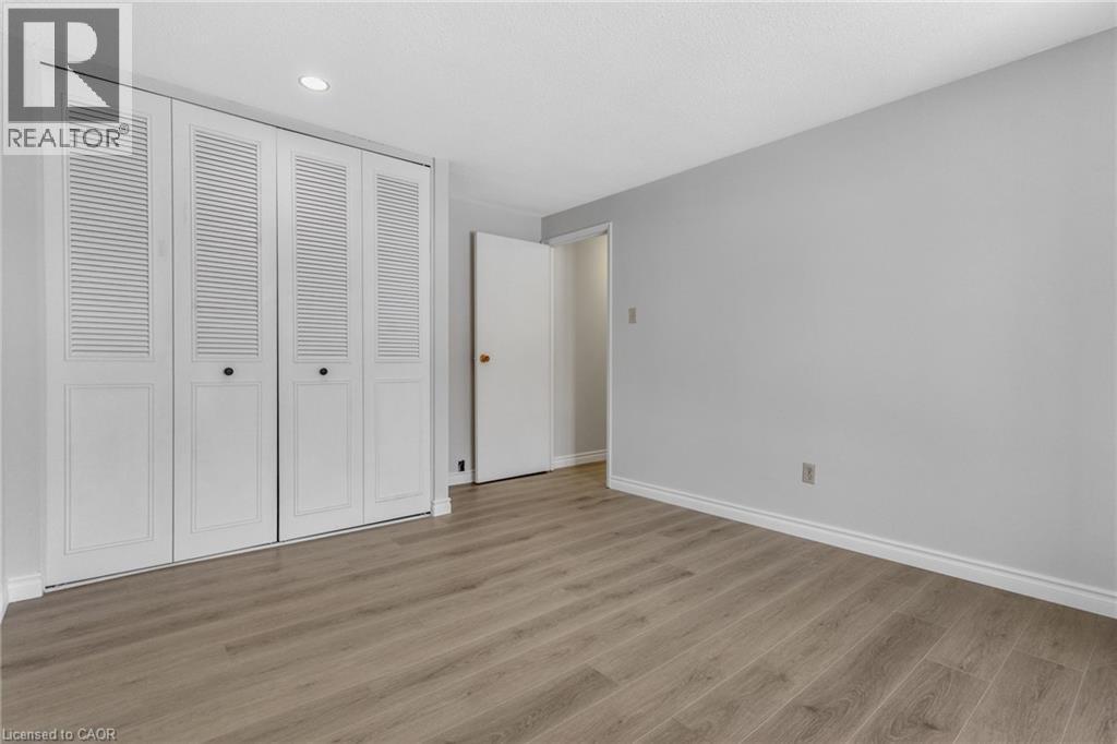 111 MANOR Drive thumbnail 38