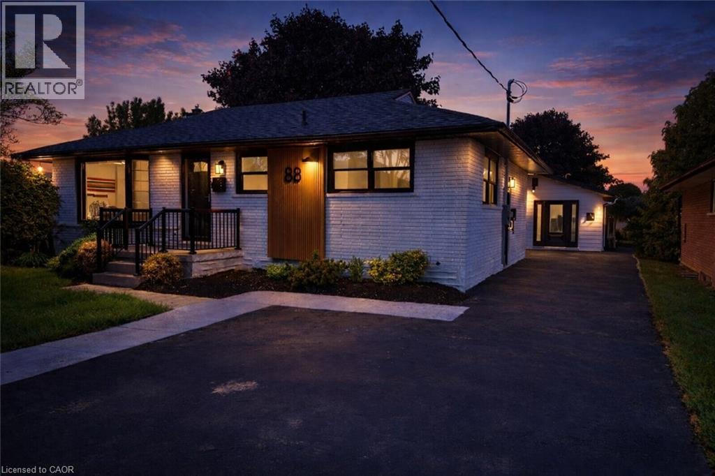 88 WOODHAVEN Road thumbnail 2