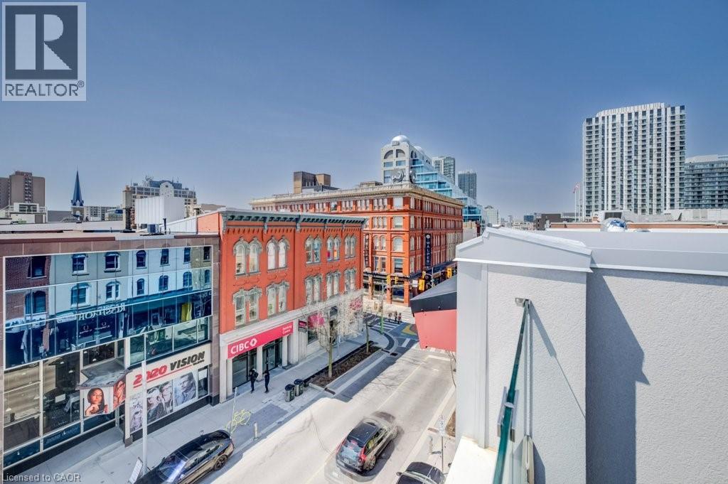 26 KING Street E thumbnail 16