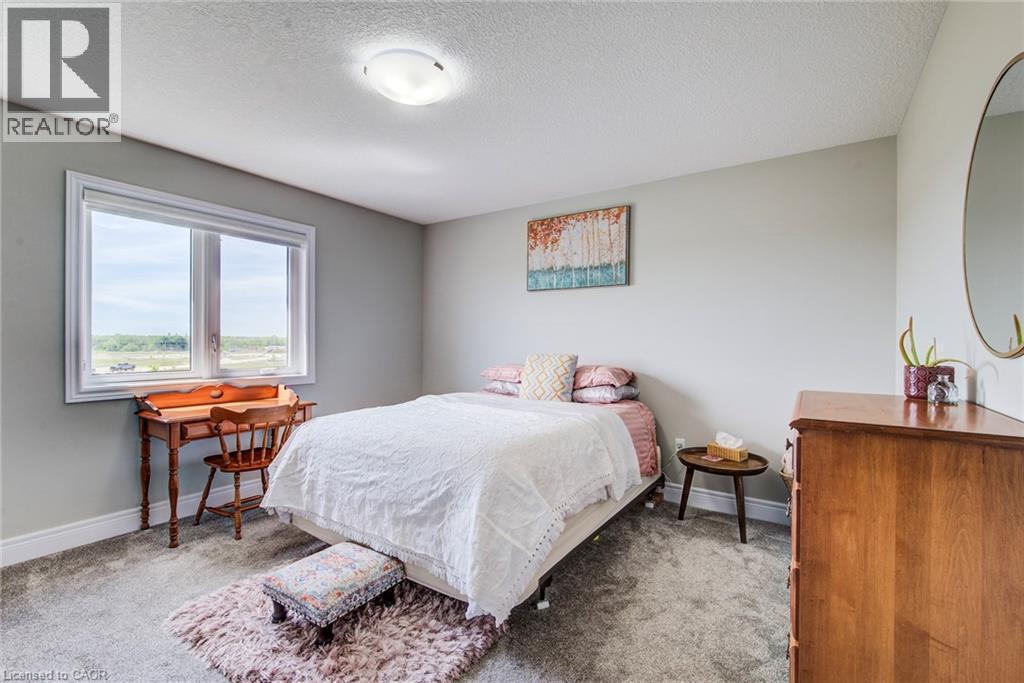 42 GELLERT Drive thumbnail 36