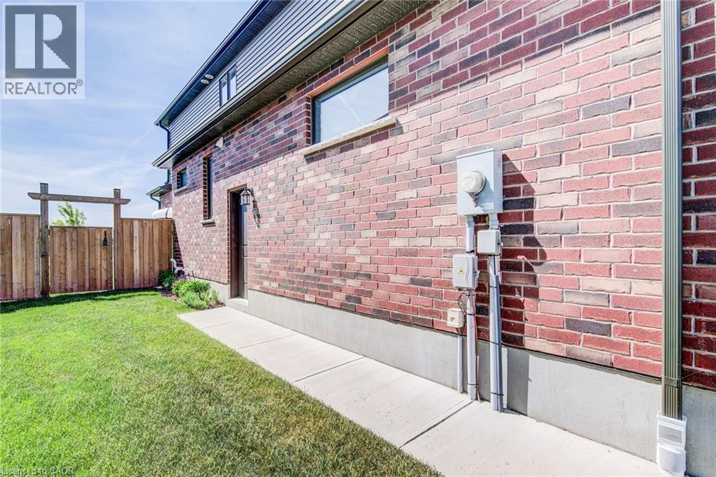 42 GELLERT Drive thumbnail 44