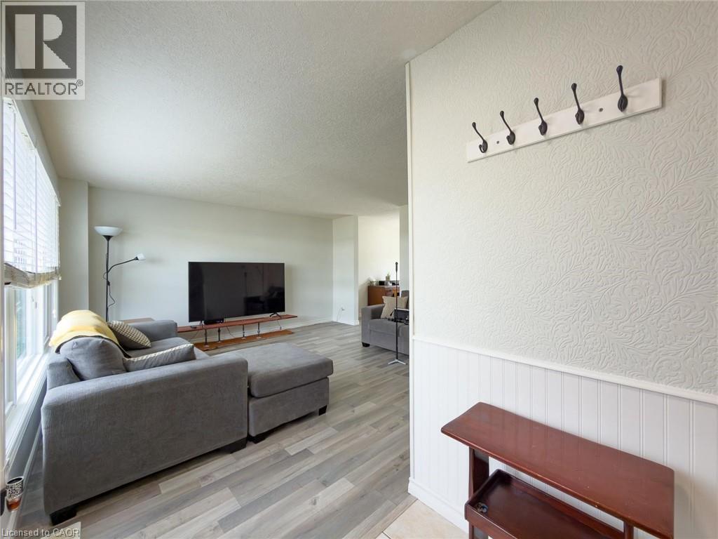 724 PARKVIEW Crescent thumbnail 5