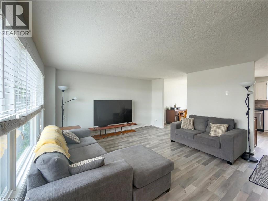 724 PARKVIEW Crescent thumbnail 6
