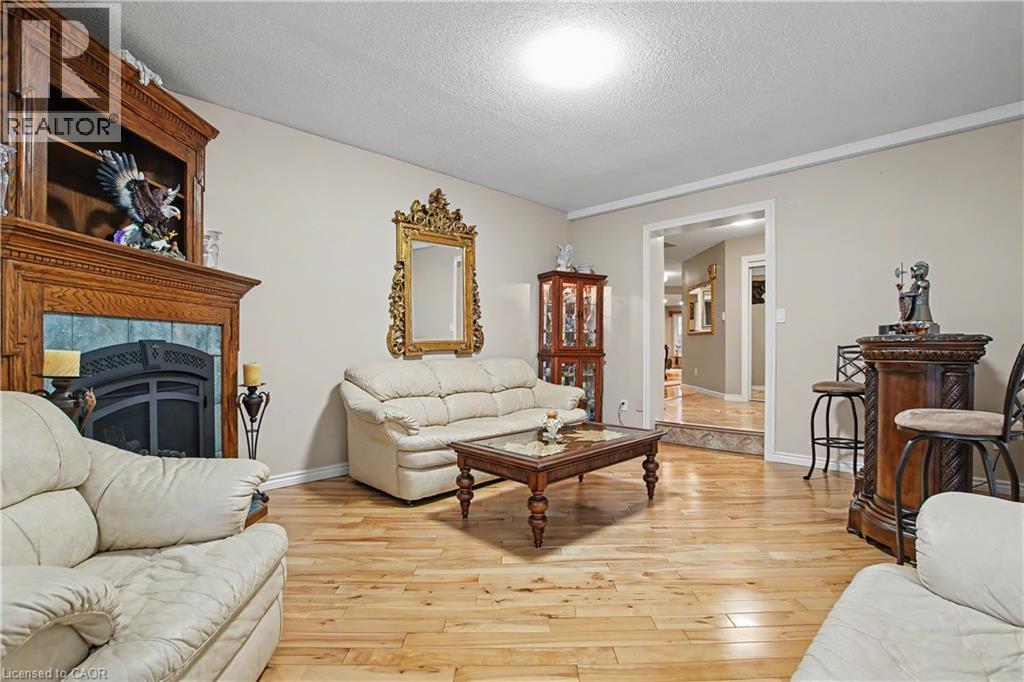 342 SAGINAW Parkway thumbnail 4