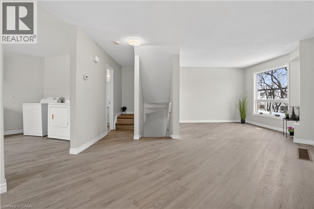 60 ELMSDALE Drive Unit# 66 thumbnail 7
