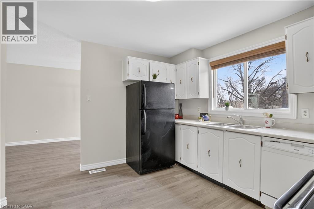 60 ELMSDALE Drive Unit# 66 thumbnail 14