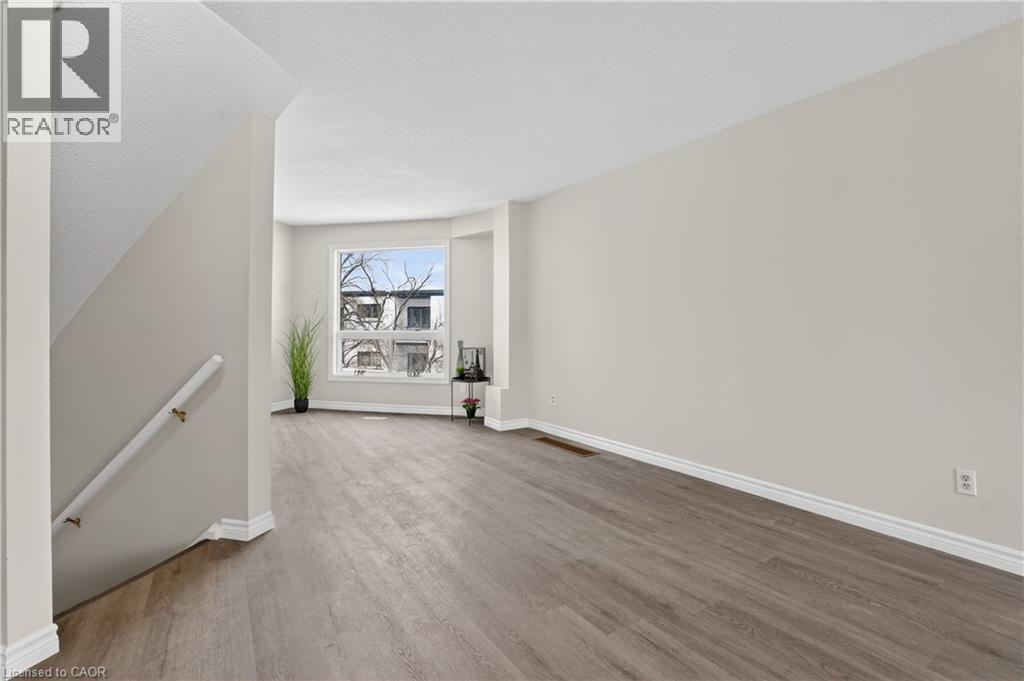 60 ELMSDALE Drive Unit# 66 thumbnail 5