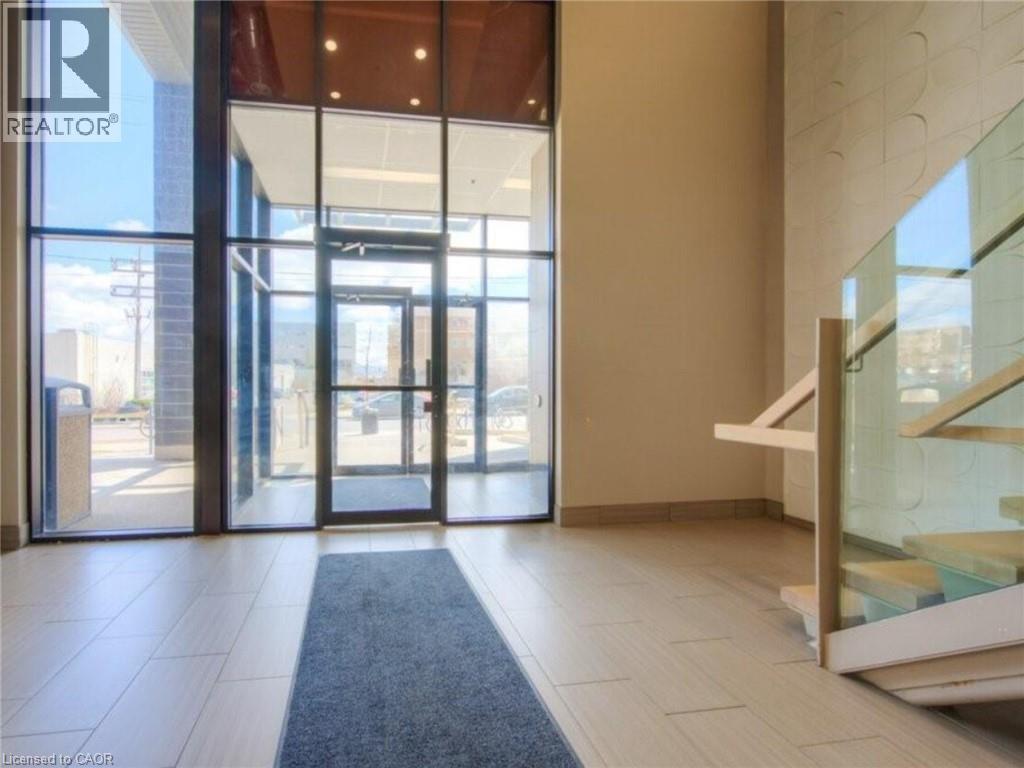 8 HICKORY Street W Unit# 1105 thumbnail 3