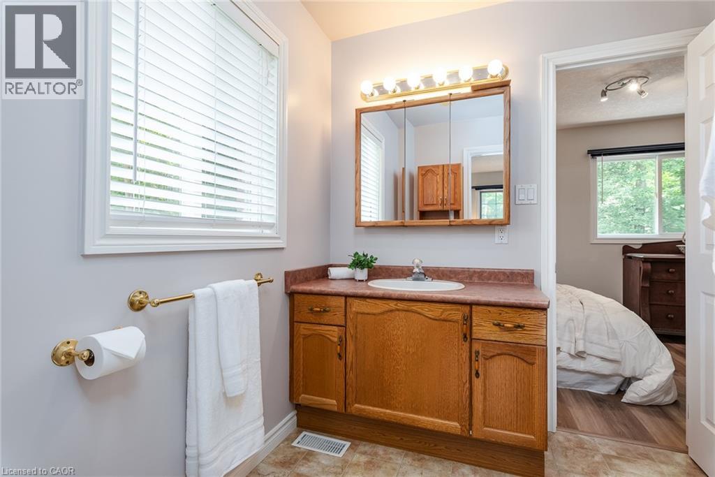 128 EBY Crescent thumbnail 23