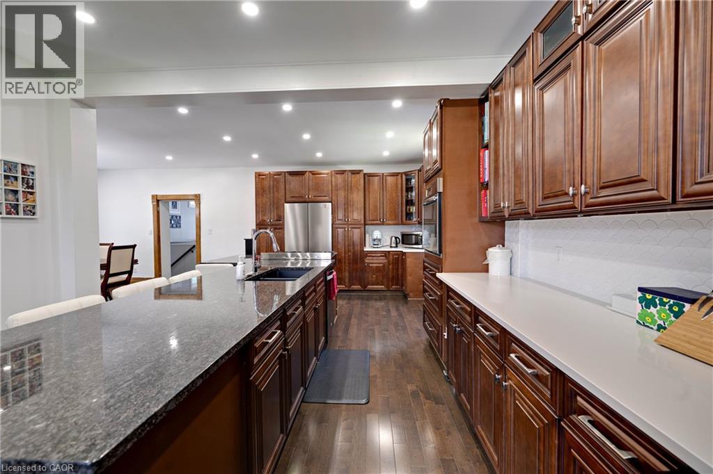 9 PARK Avenue W thumbnail 10