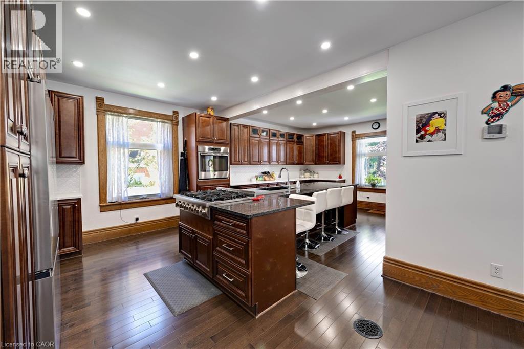 9 PARK Avenue W thumbnail 13