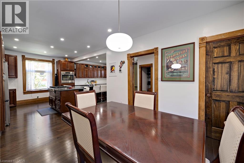 9 PARK Avenue W thumbnail 15