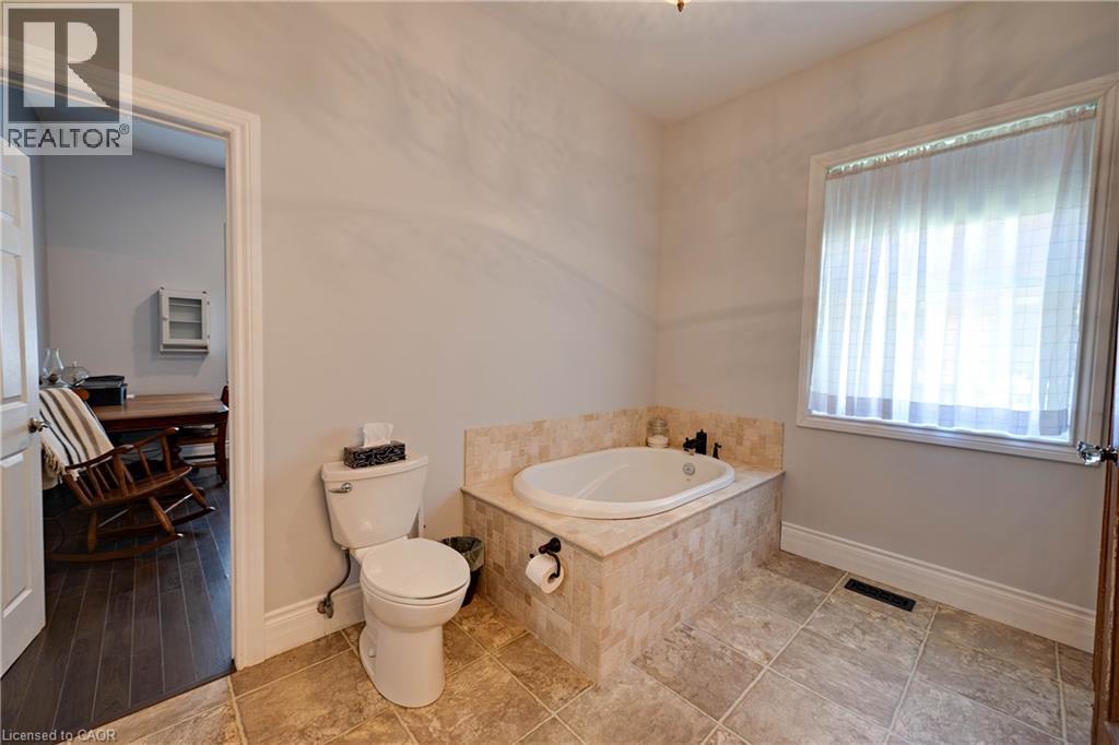 9 PARK Avenue W thumbnail 19