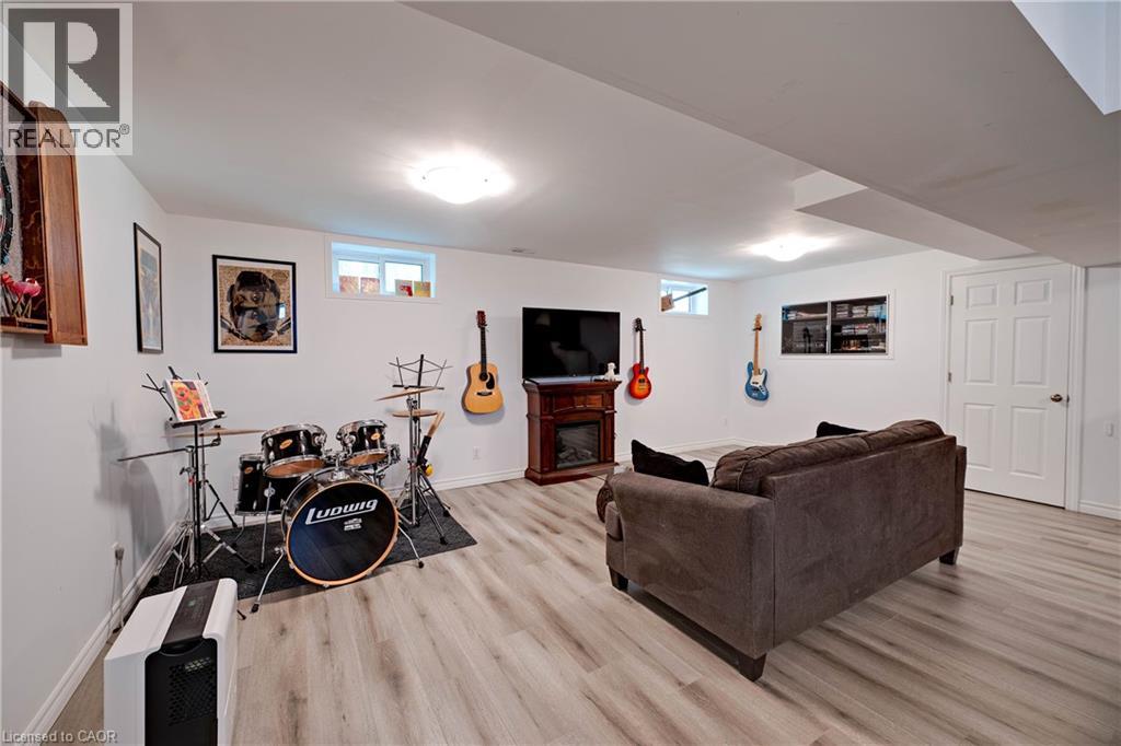 9 PARK Avenue W thumbnail 23