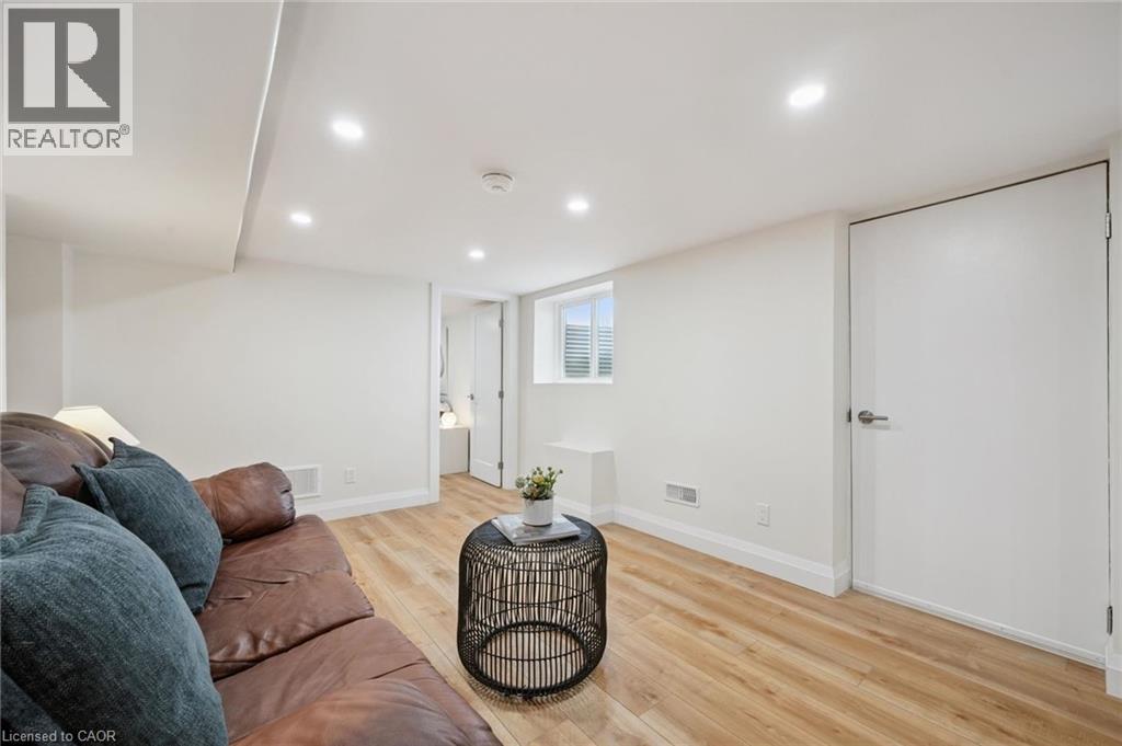 699 FREDERICK Street thumbnail 24