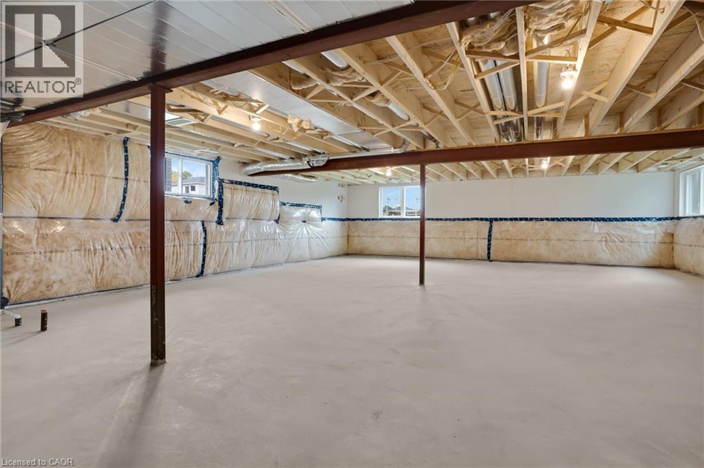 24 MOON Crescent thumbnail 41