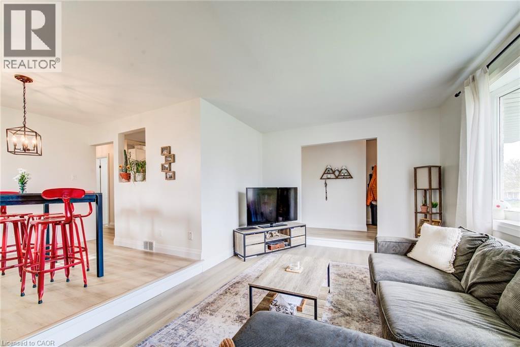 183 DINISON Crescent thumbnail 9