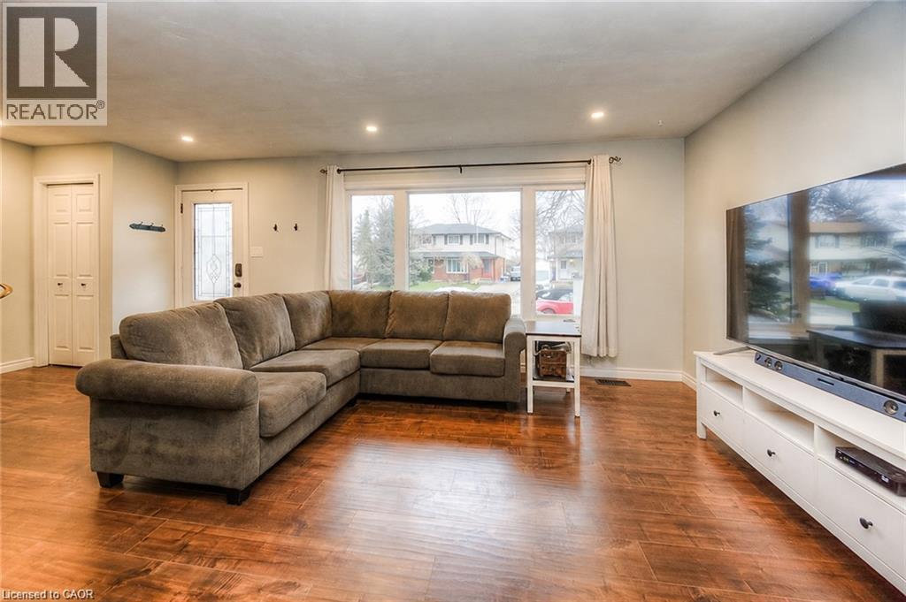 382 CYRUS Street thumbnail 9