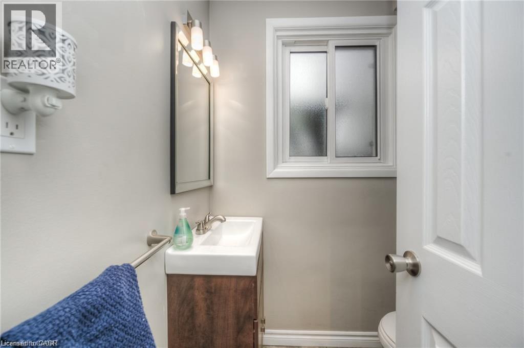 382 CYRUS Street thumbnail 22
