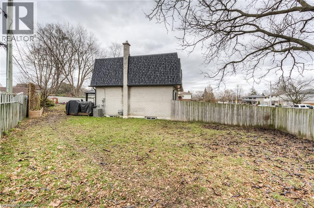 382 CYRUS Street thumbnail 36