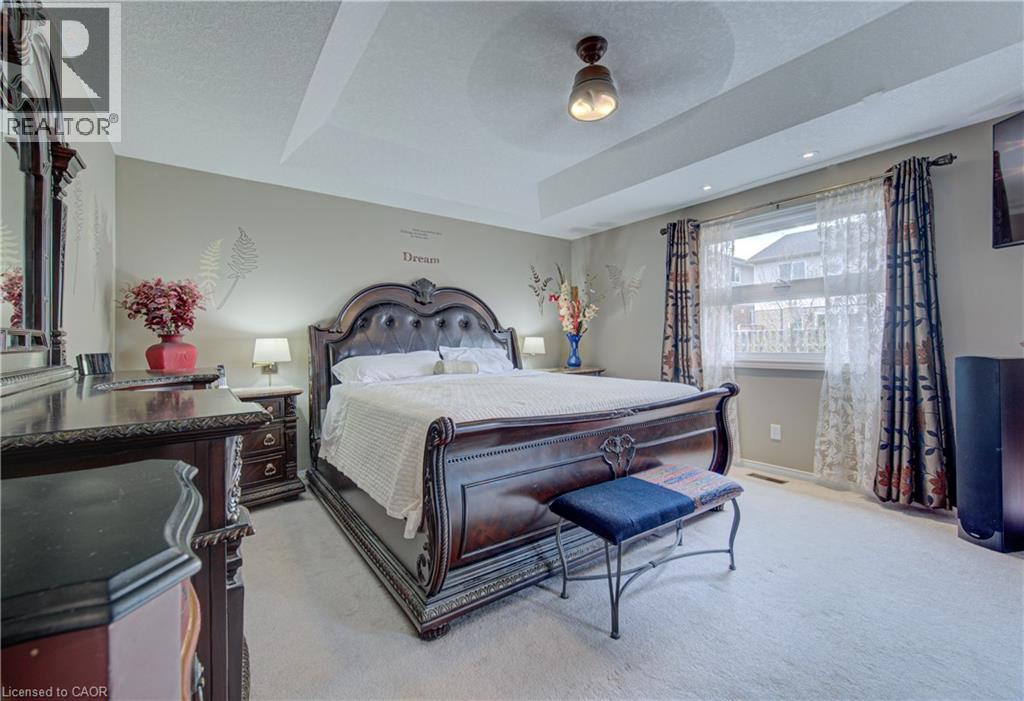 699 COMMONWEALTH Crescent thumbnail 19