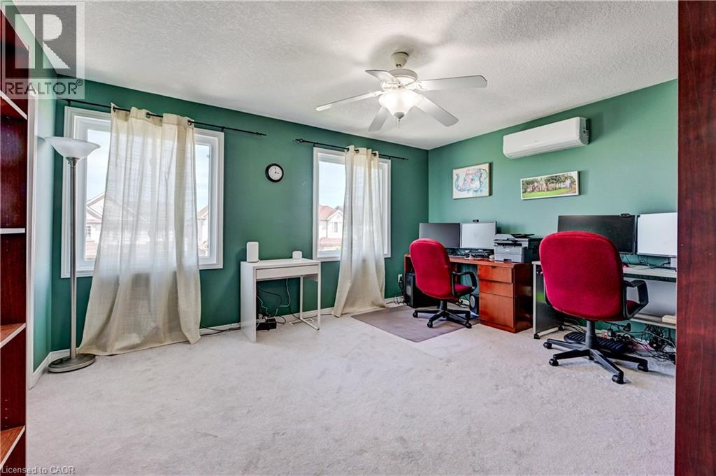 699 COMMONWEALTH Crescent thumbnail 22