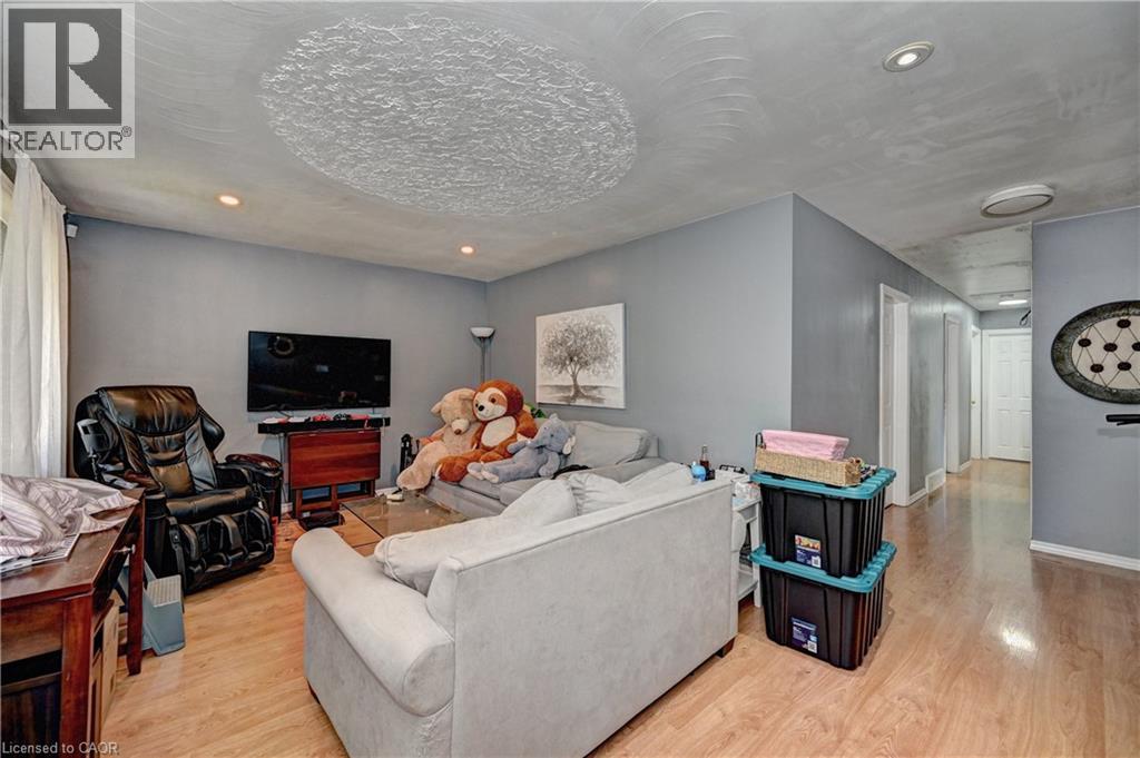525 FALLINGBROOK Drive thumbnail 10