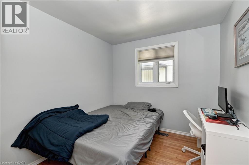 525 FALLINGBROOK Drive thumbnail 4