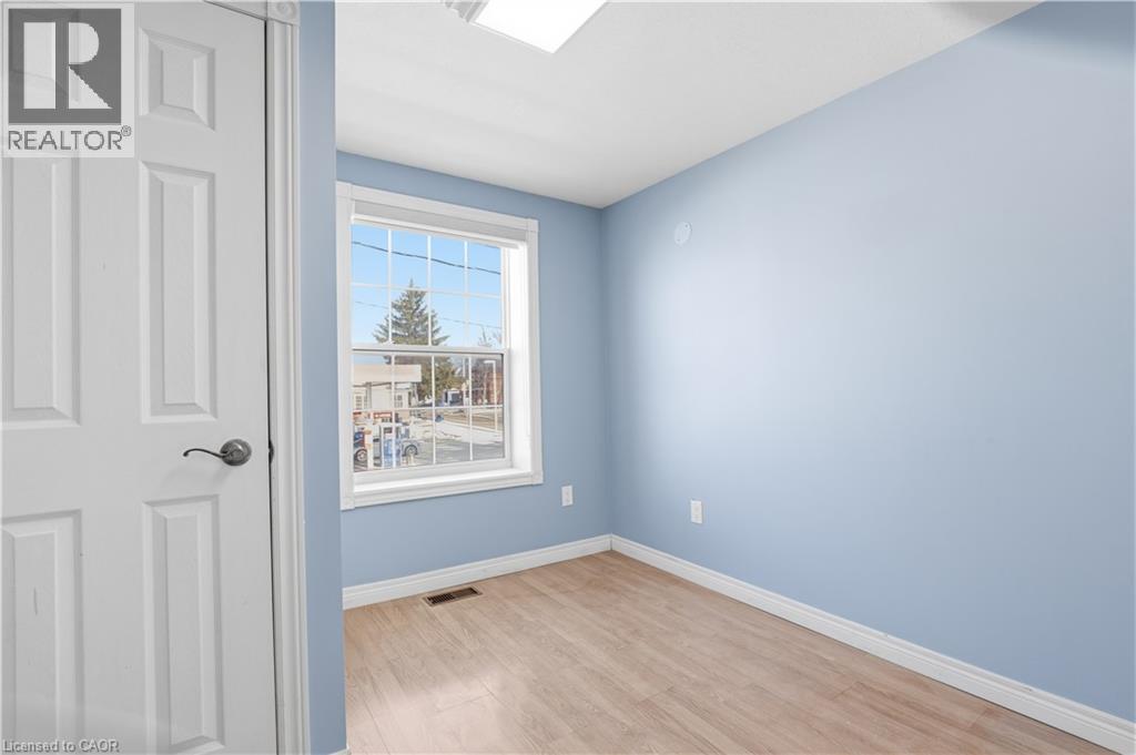 1270 KING Street E thumbnail 24